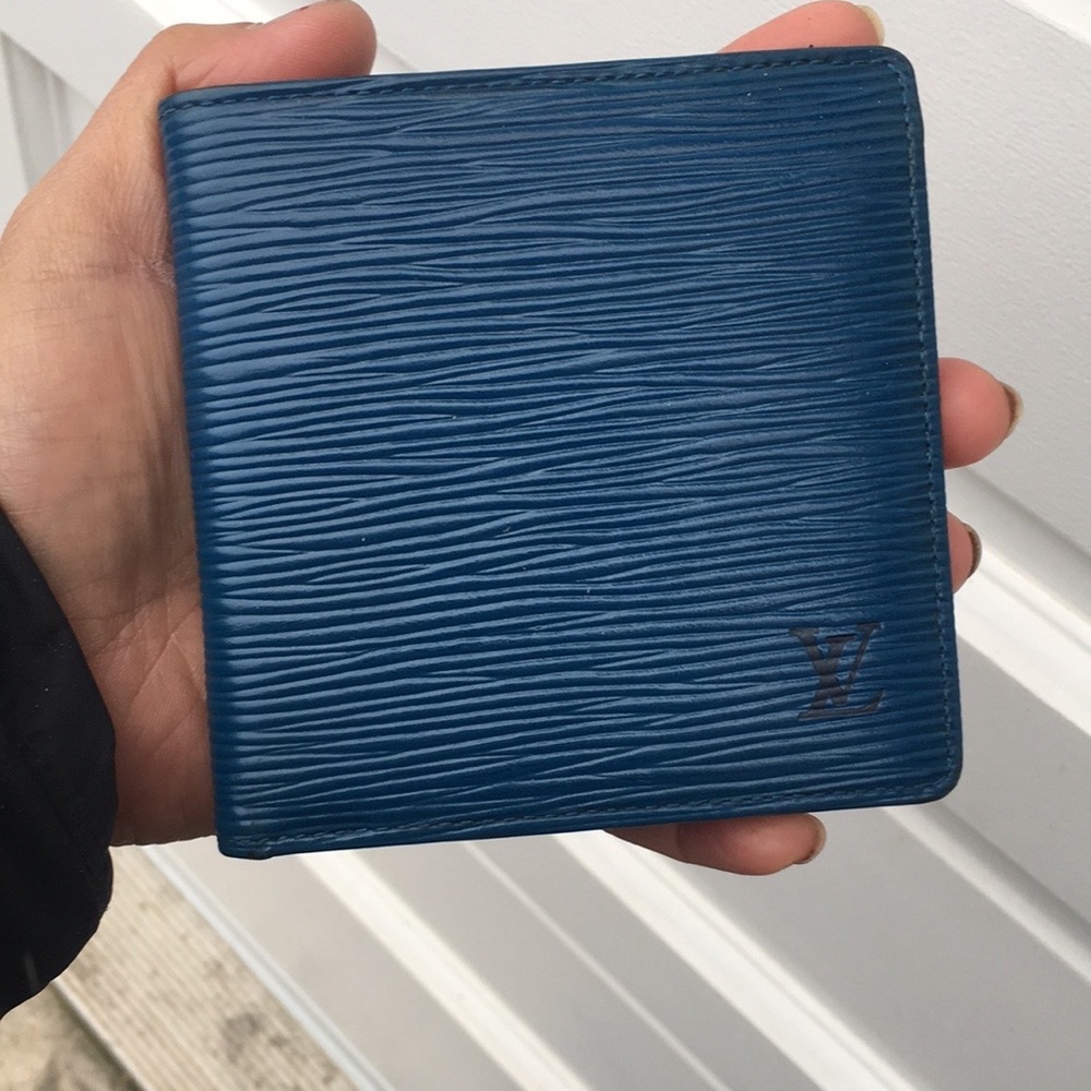 Louis Vuitton EPI Compact wallet